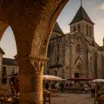 villeneuve d'aveyron place centrale marché